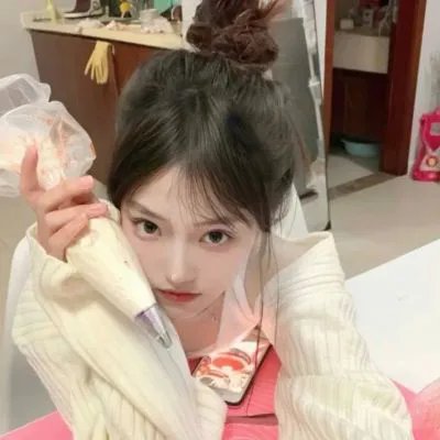 穿风信子蓝的少女